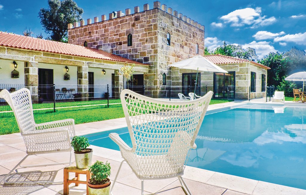 Location Villa Porto avec piscine privée sur la Route du Roman du[....]