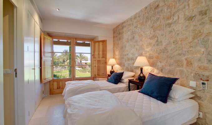 Iles Baléares Location villa luxe à Majorque Alcudia piscine chauffée vue baie
