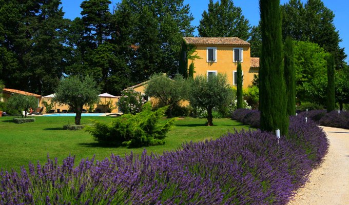 Avignon location villa luxe Provence avec piscine privee chauffee