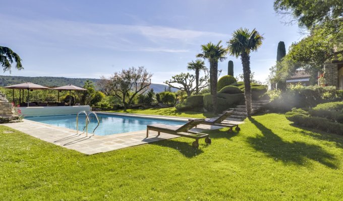 Provence location villa luxe Luberon avec piscine privee chauffee et jacuzzi