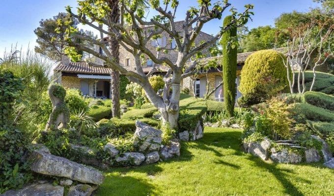 Provence location villa luxe Luberon avec piscine privee chauffee et jacuzzi