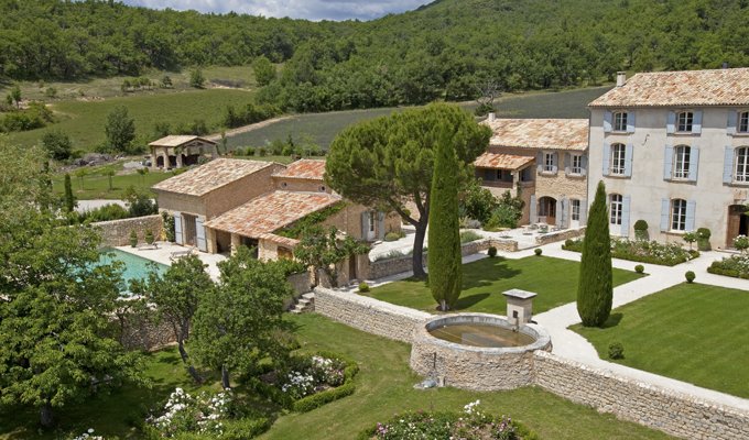 Provence location villa luxe Luberon avec piscine privee chauffee & personnel