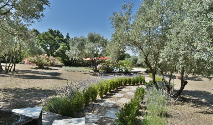 Provence location villa luxe Luberon avec piscine privee chauffee et personnel