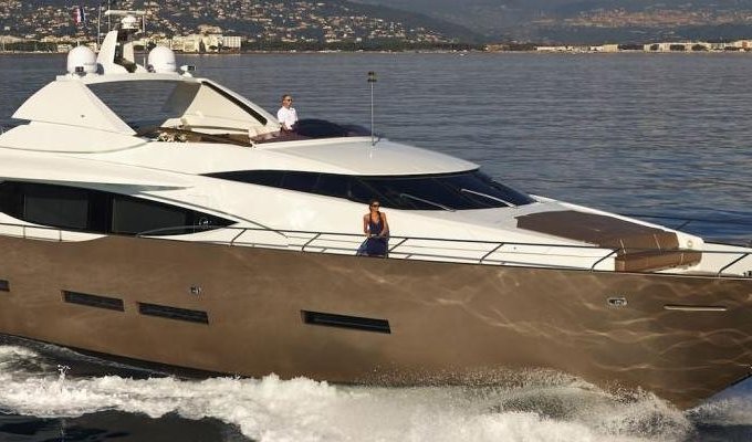 Location Yacht Luxe Marseille avec equipage