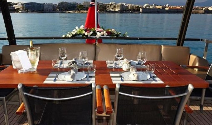 Location Yacht Luxe Marseille avec equipage