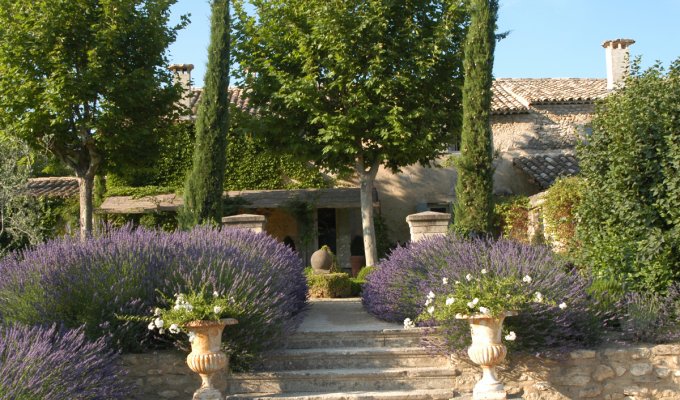 Provence location villa luxe Luberon avec piscine privee chauffee et personnel