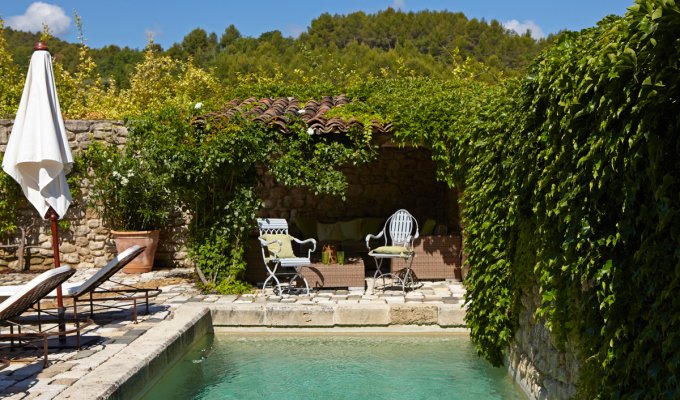 Provence location villa luxe Luberon avec piscine privee chauffee et personnel