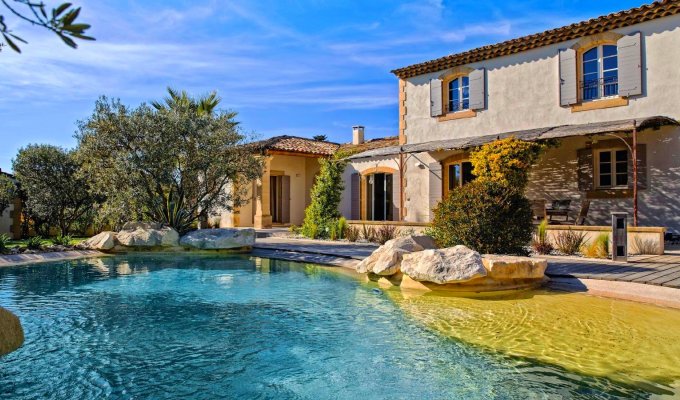 Location villa luxe Saint Remy de Provence avec piscine privee et services hoteliers