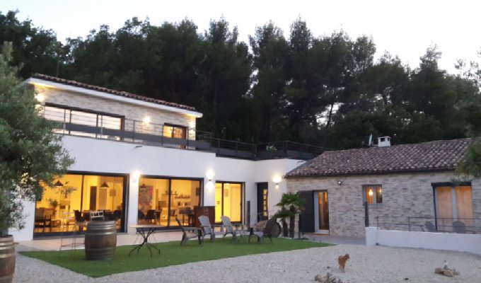 Aix en Provence location villa luxe Provence avec piscine privee chauffee et jacuzzi