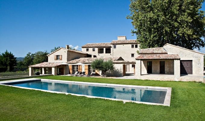 Provence location villa luxe Luberon avec piscine privee hammam et personnel