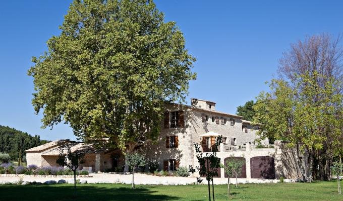 Provence location villa luxe Luberon avec piscine privee hammam et personnel