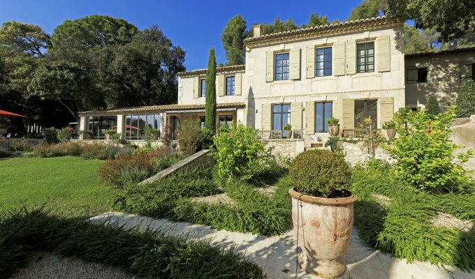 Location villa luxe Saint Remy de Provence avec piscine privee & personnel