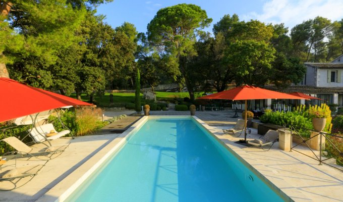 Location villa luxe Saint Remy de Provence avec piscine privee & personnel