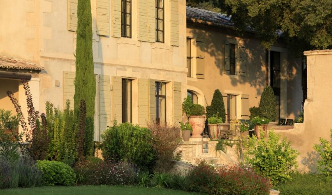 Location villa luxe Saint Remy de Provence avec piscine privee & personnel