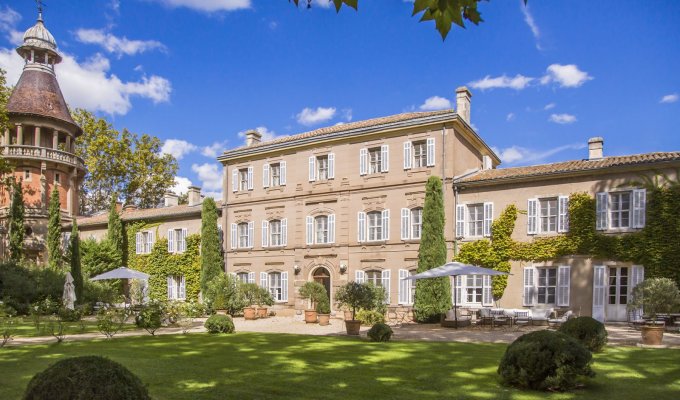 Provence location chateau piscine chauffee receptions mariages