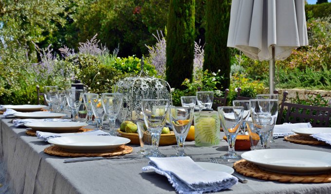 Location villa luxe Saint Remy de Provence avec piscine privee chauffee et personnel