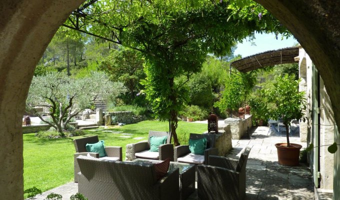 Location villa luxe Saint Remy de Provence avec piscine privee chauffee et personnel