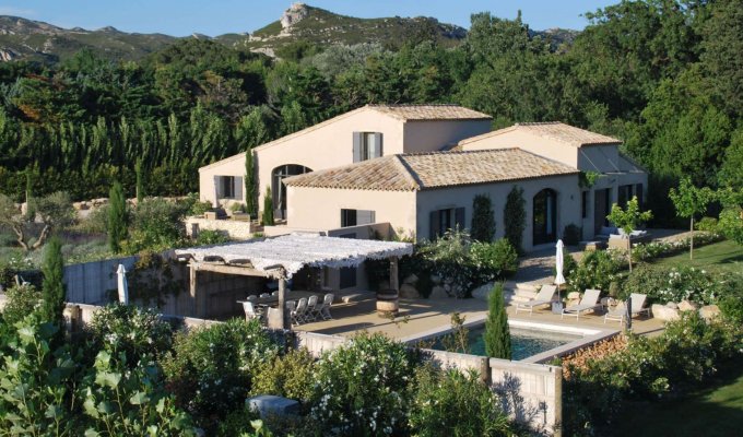 Location villa luxe Saint Remy de Provence avec piscine privee chauffee & personnel