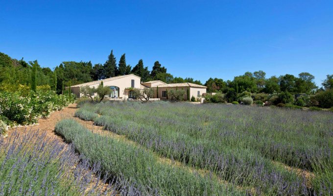 Location villa luxe Saint Remy de Provence avec piscine privee chauffee & personnel