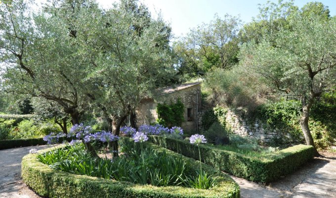 Location villa luxe Saint Remy de Provence avec piscine privee chauffee et personnel