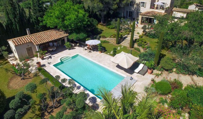 Location villa luxe Saint Remy de Provence avec piscine privee chauffee et personnel