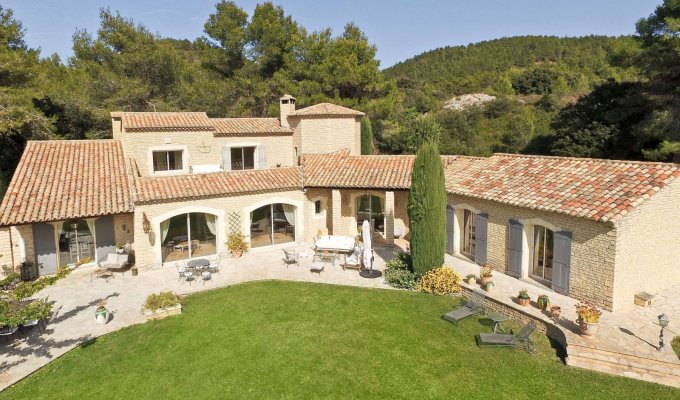 Location villa luxe Saint Remy de Provence avec piscine privee et personnel