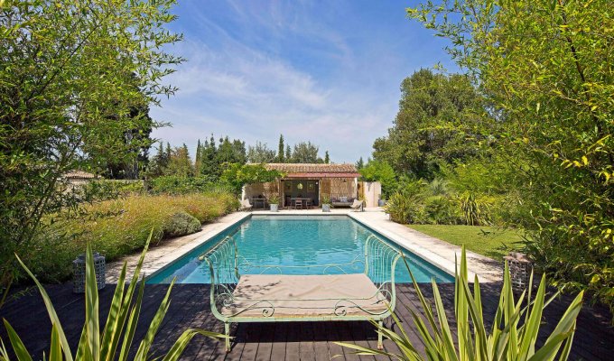 Location villa luxe Saint Remy de Provence avec piscine privee chauffee et personnel