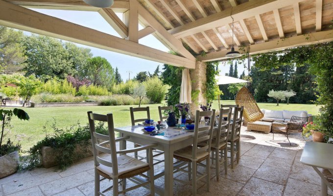 Location villa luxe Saint Remy de Provence avec piscine privee chauffee et personnel