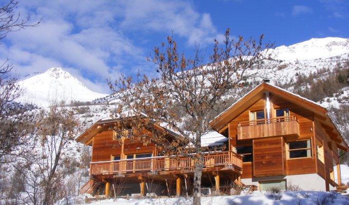 Location Chalet Luxe Serre Chevalier pied des pistes spa services conciergerie