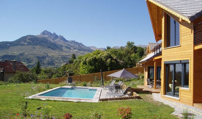 Location Chalet Luxe Serre Poncon piscine privee chauffee balneo vue lac