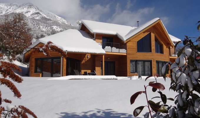 Location Chalet Luxe Serre Poncon piscine privee chauffee balneo vue lac