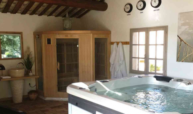 Location villa Saint Remy de Provence avec piscine privee spa et sauna