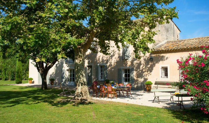 Location villa luxe Saint Remy de Provence avec piscine privee chauffee et tennis