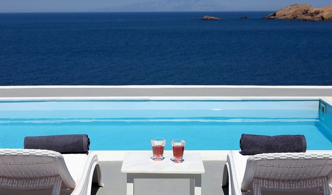 Grece Mykonos Location villa vacances avec piscine privée et à 200m de la plage