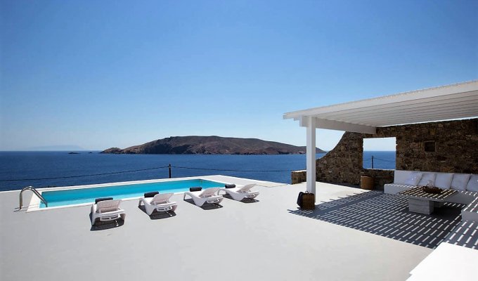 Grece Mykonos Location villa vacances avec piscine privée et à 200m de la plage