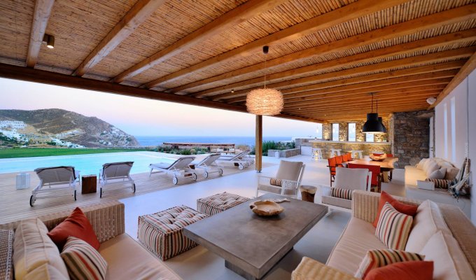 Grece Location Villa Mykonos vue mer avec piscine privée surplombant la baie d'Elia