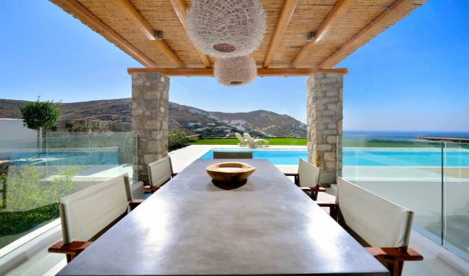 Grece Location Villa Mykonos vue mer avec piscine privée surplombant la baie d'Elia