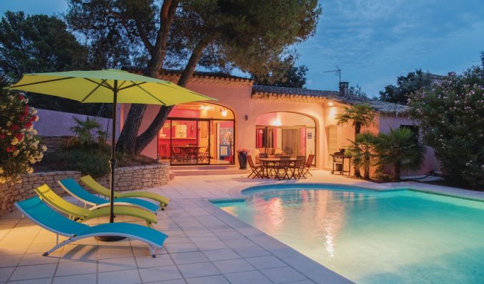 Location Villa  Avignon Provence Piscine Privee