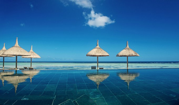 Location Appartement à Rivière Noire en front de mer avec piscine et vue imprenable sur l’océan 