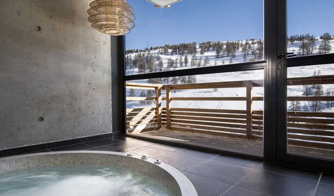 Location Chalet Luxe Vars pied des pistes spa services conciergerie