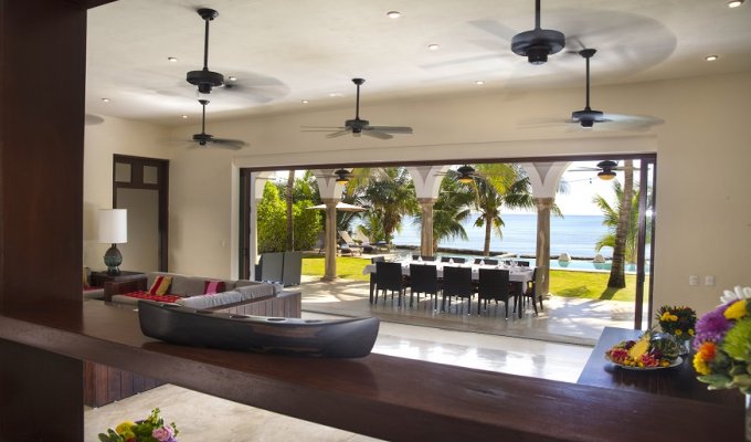 Yucatan - Riviera Maya Location villa de Luxe à Puerto Aventuras en front de mer avec piscine privée et personnel