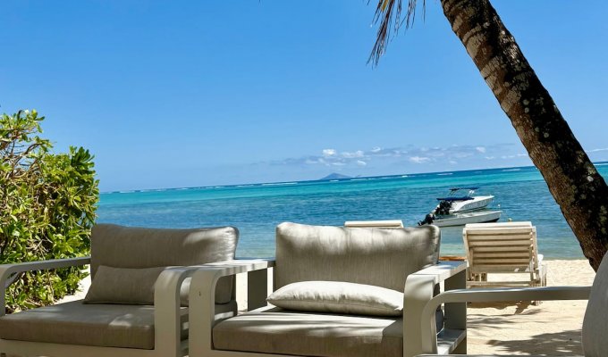 Location Villa Ile Maurice Pieds dans l'eau plage de Roches Noires Cote Est - Piscine Jacuzzi Cuisinière