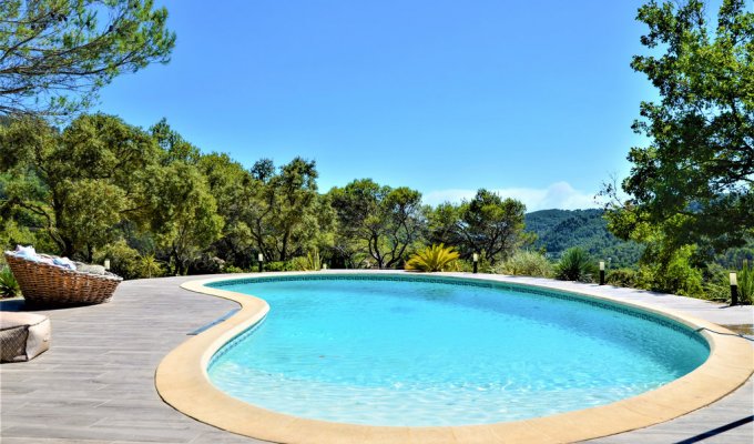 Avignon location Gite Provence avec piscine et SPA