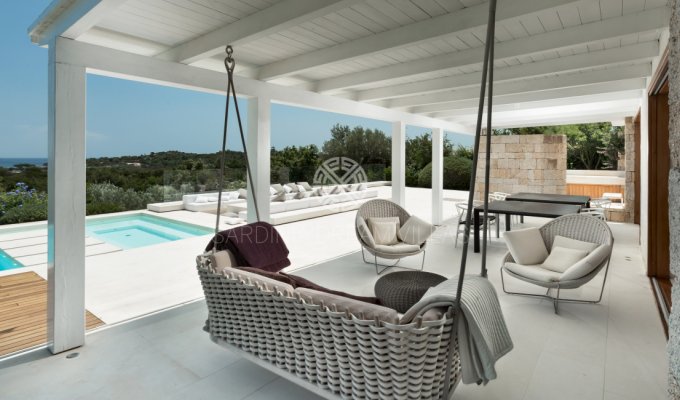 Location villa en Sardaigne avec piscine privée et Personnel