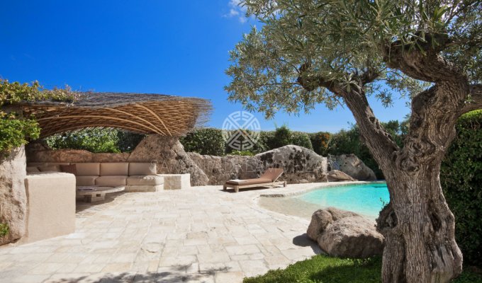 Location villa en Sardaigne avec piscine privée et Personnel