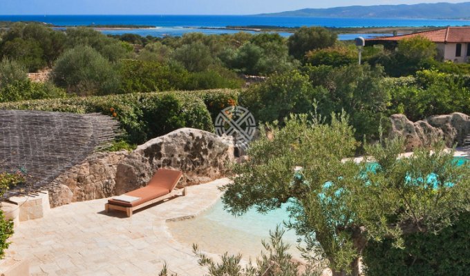 Location villa en Sardaigne avec piscine privée et Personnel