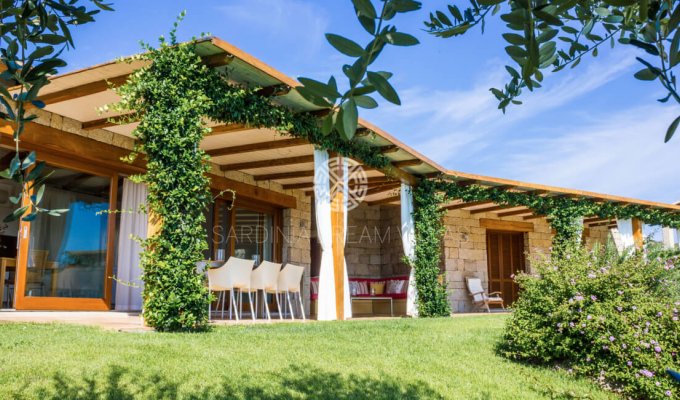 Location villa en Sardaigne avec piscine privée et Personnel