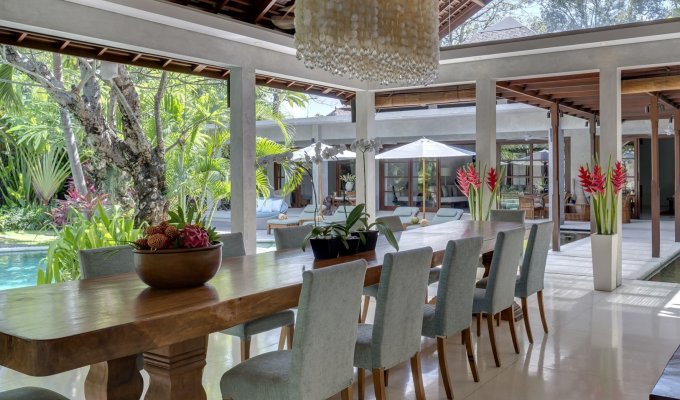 Indonesie Bali Location Villa Seminyak avec piscine privée et à 300m de la plage et personnel