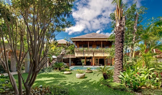 Location villa Bali Seminyak piscine privée proche de la plage avec personnel  