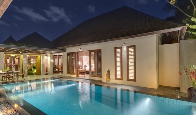 Location villa Bali Seminyak piscine privée à 300m de la plage et avec personnel